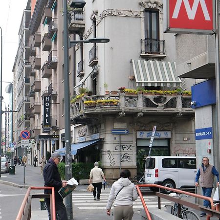Hotel Nuovo Metro Milan Bagian luar foto