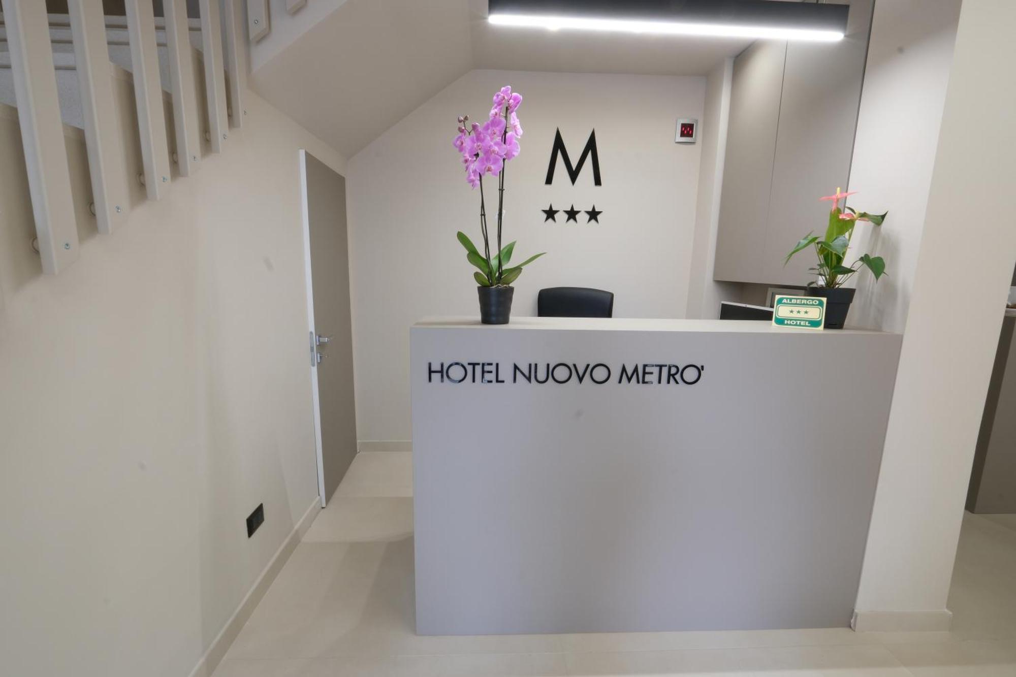 Hotel Nuovo Metro Milan Bagian luar foto